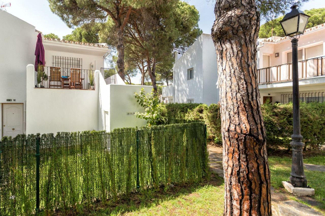 Beachside Cosy With Pool Apartament